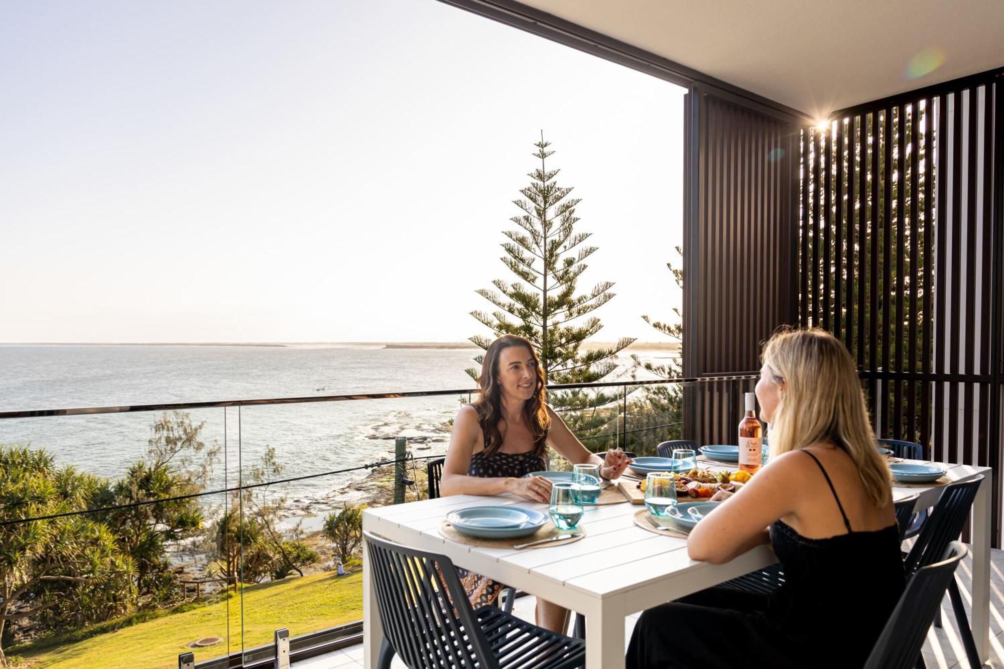 Kings Beach Oceanfront Oasis Apartment Caloundra Exterior photo